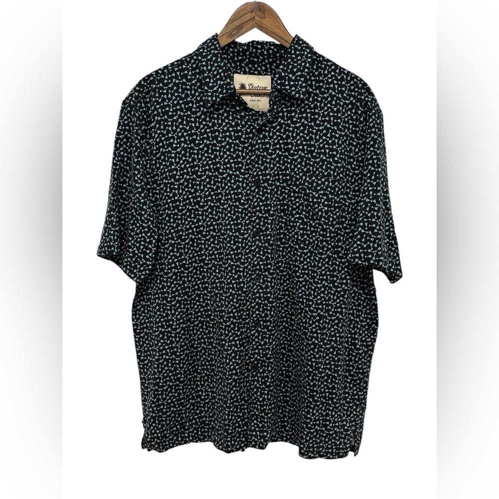 Vintage Silk Circa 1969 Men’s 100% Silk Button Down Size XXL Cocktail Print